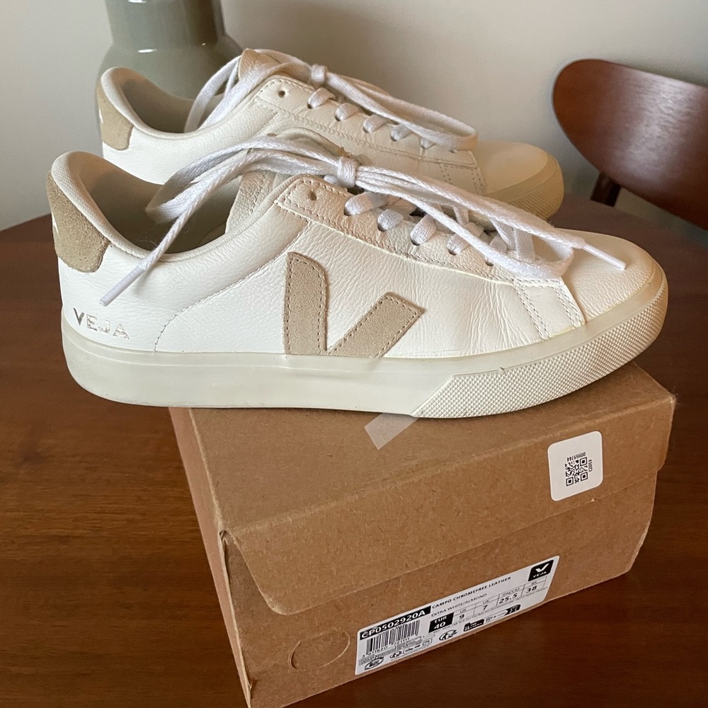 Veja Campo -W9 -Almond